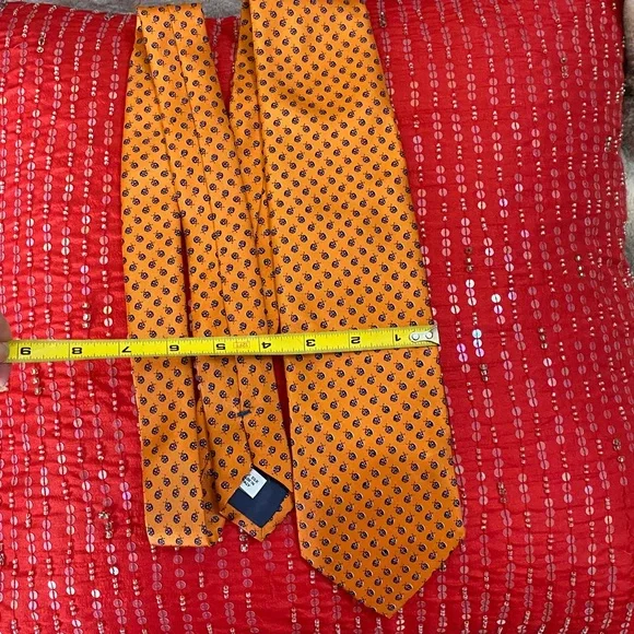 Barneys New York 💯 Silk Made in Italy 🇮🇹 Lucky Lady Bug Timeless Luxurious Tie